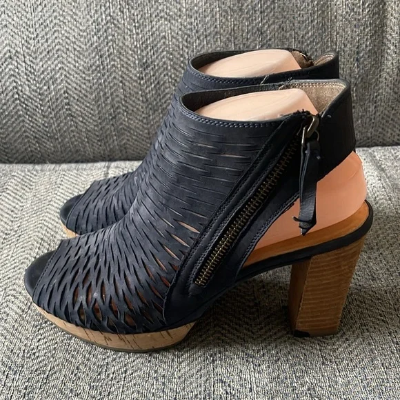Paul Green Costa Blue Perforated Nubuck Leather Platform Sandals Booties Size: 9 - Picture 4 of 16
